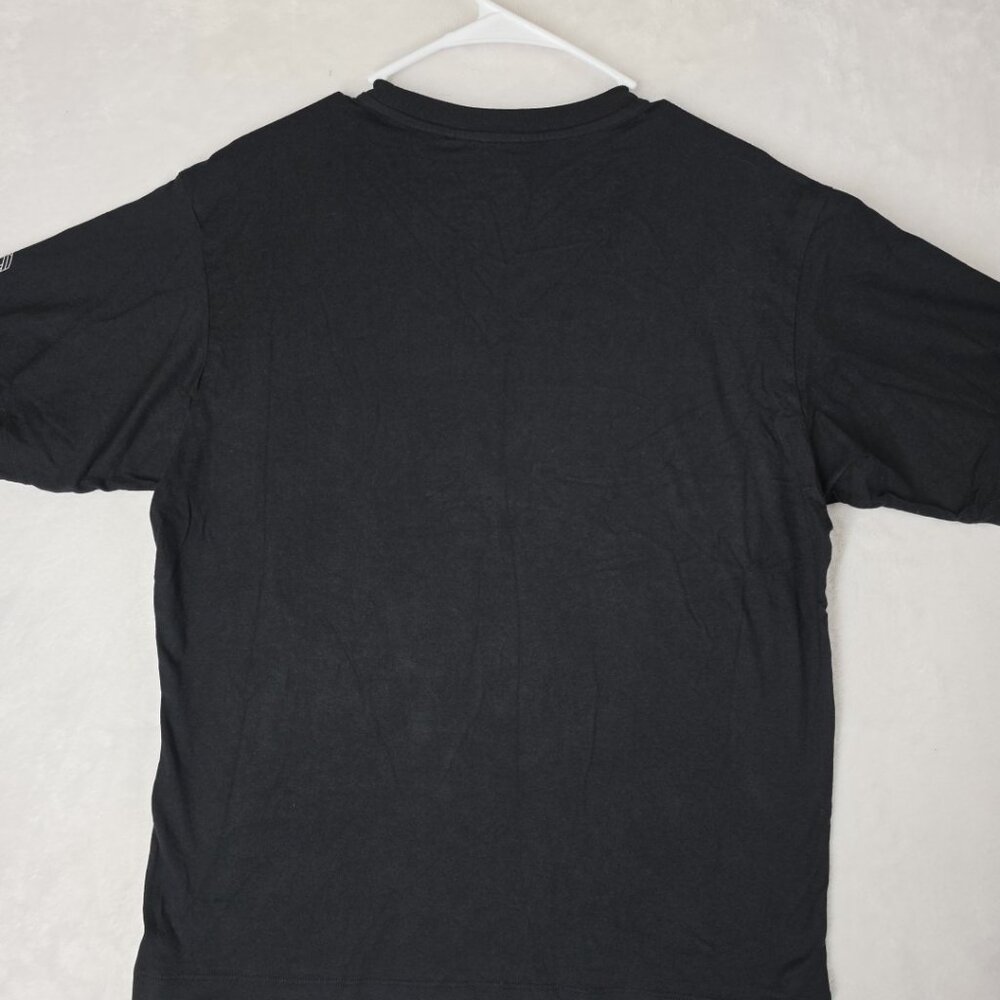 NWT DEMON SLAYER KIMETSU NO YAIBA Giyu Tomioka Uniqlo UT T-shirt Black LG - Picture 6 of 9